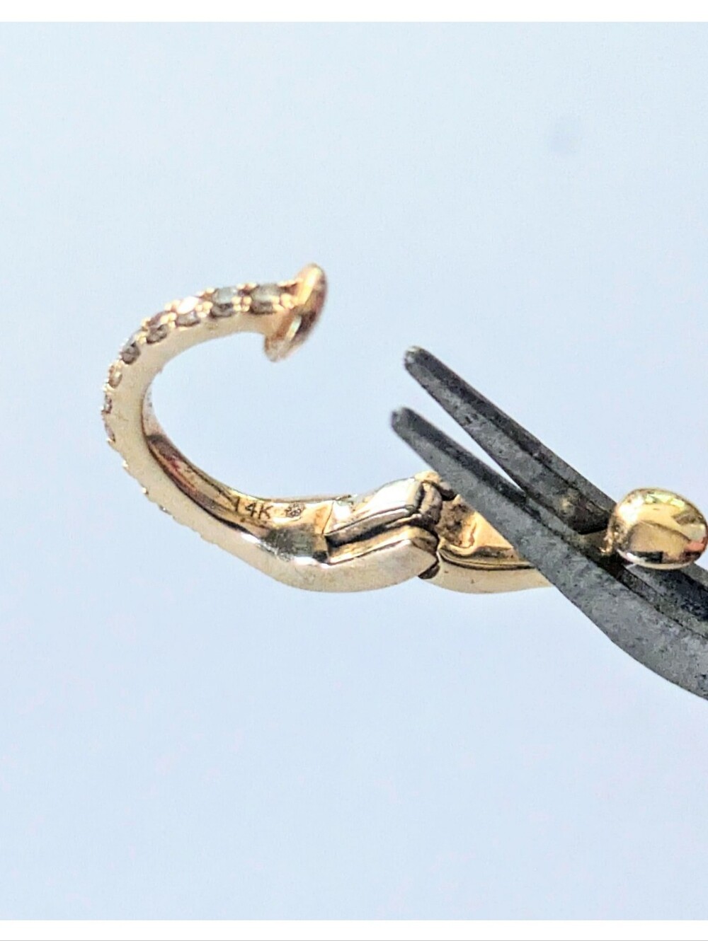 14k Solid Yellow Gold & Genuine White Sapphire Clip-On Nose Ring 1.01 Grams - Picture 3 of 13